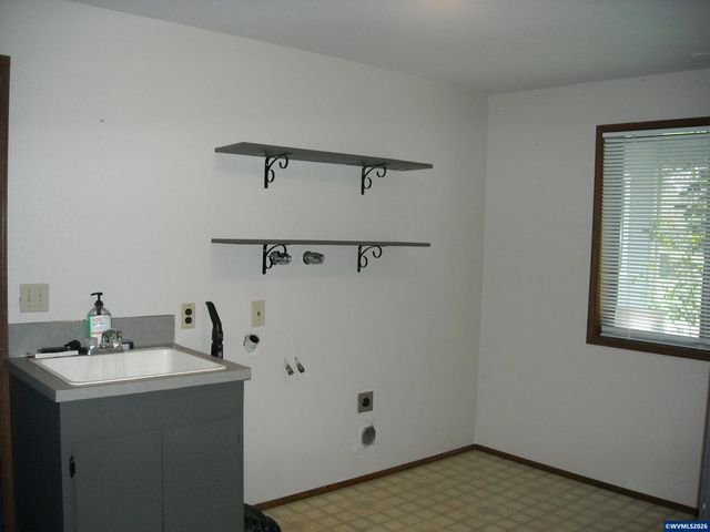 110 NE Thousand Oak Dr, Corvallis, OR 97330