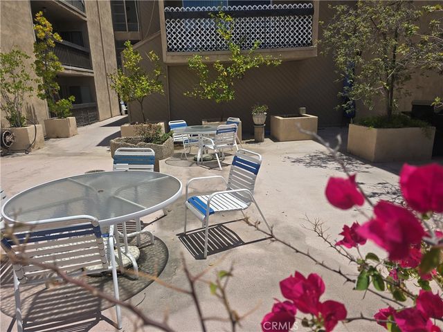 335 N Adams 106, Glendale, CA 91206