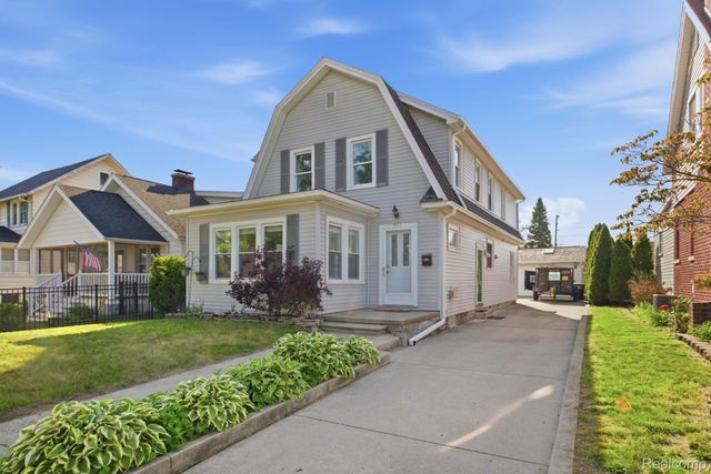 511 Godfroy Avenue, Monroe, MI 48162