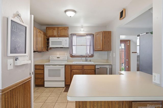 511 Godfroy Avenue, Monroe, MI 48162