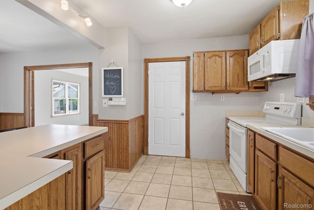 511 Godfroy Avenue, Monroe, MI 48162