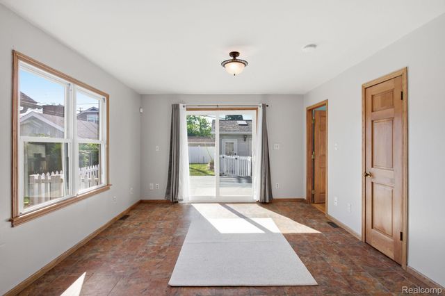 511 Godfroy Avenue, Monroe, MI 48162