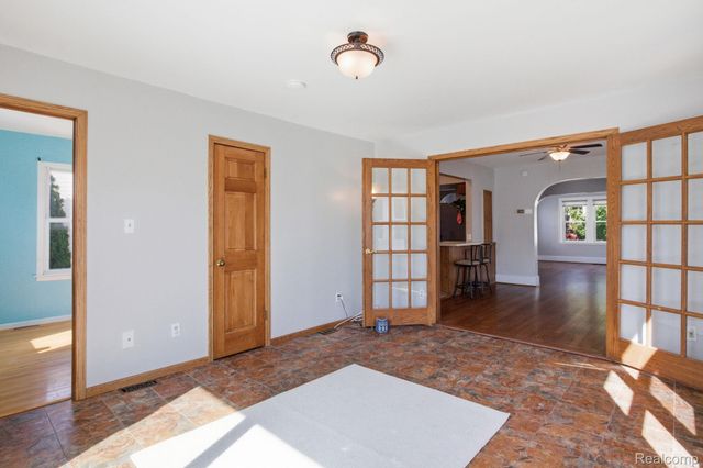 511 Godfroy Avenue, Monroe, MI 48162