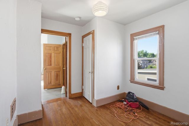 511 Godfroy Avenue, Monroe, MI 48162