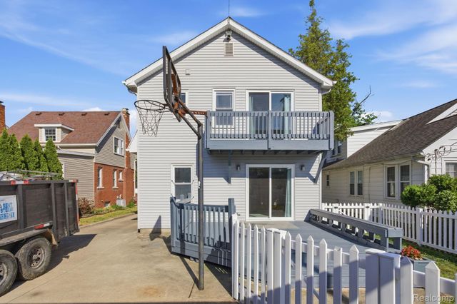 511 Godfroy Avenue, Monroe, MI 48162