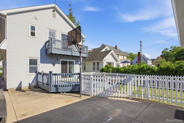 511 Godfroy Avenue, Monroe, MI 48162