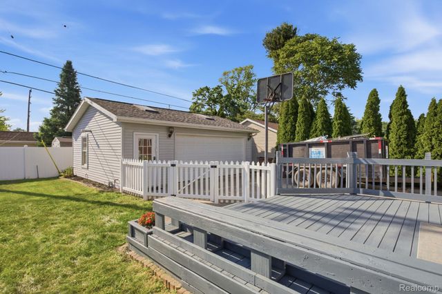 511 Godfroy Avenue, Monroe, MI 48162