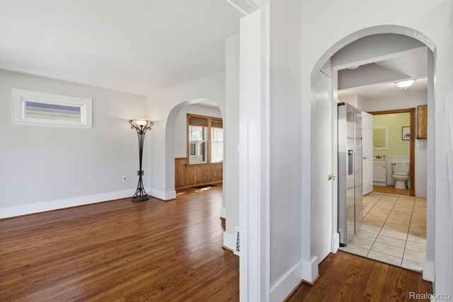 511 Godfroy Avenue, Monroe, MI 48162