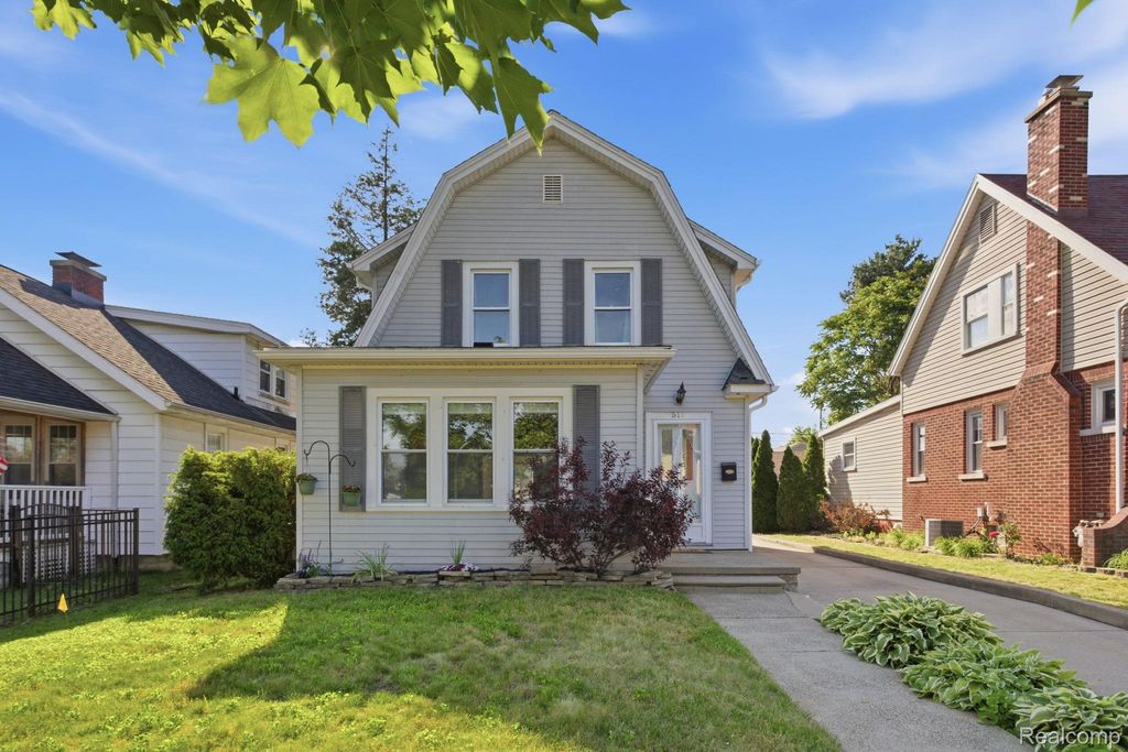 511 Godfroy Avenue, Monroe, MI 48162