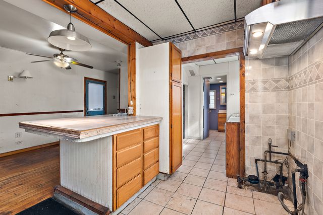 9827 Melvina Avenue, Oak Lawn, IL 60453