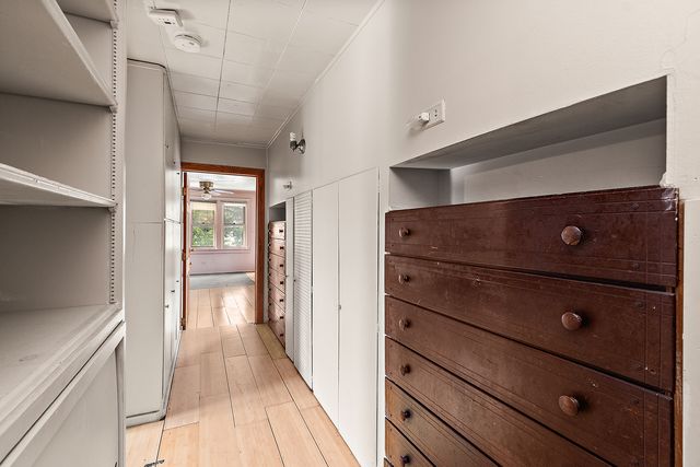 9827 Melvina Avenue, Oak Lawn, IL 60453