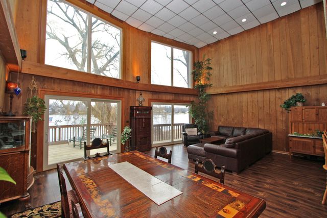 926 Lucerne Court, Mundelein, IL 60060