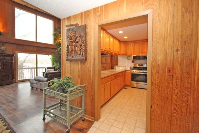 926 Lucerne Court, Mundelein, IL 60060