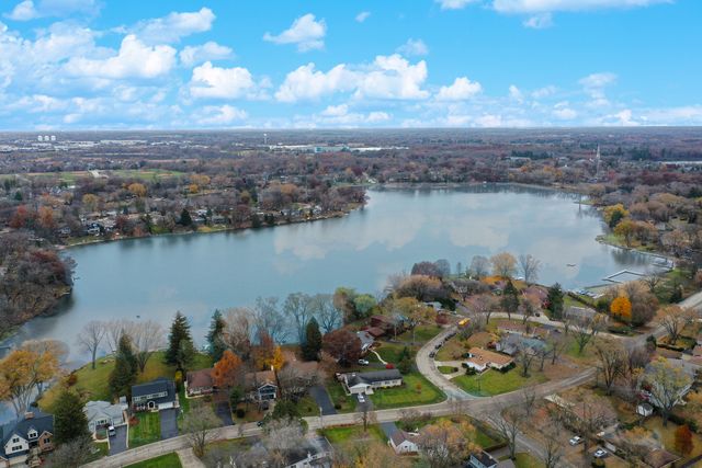 926 Lucerne Court, Mundelein, IL 60060