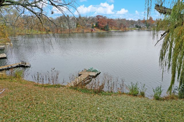 926 Lucerne Court, Mundelein, IL 60060