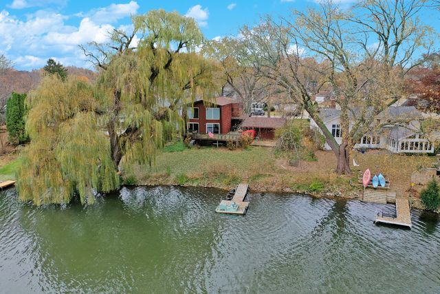 926 Lucerne Court, Mundelein, IL 60060