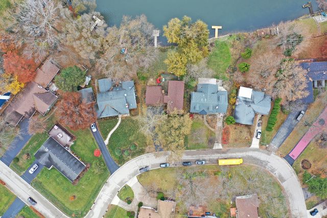 926 Lucerne Court, Mundelein, IL 60060