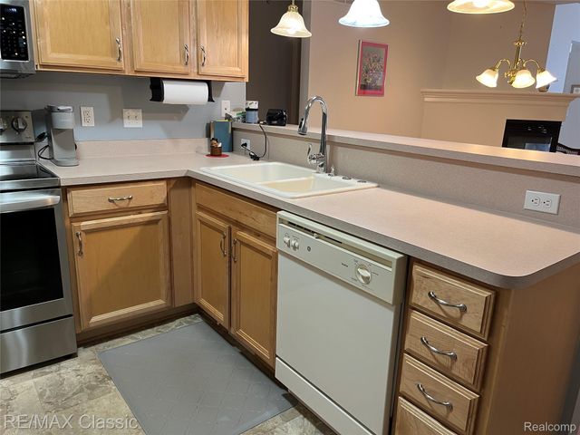 18105 Adri Circle, Commerce Charter Township, MI 48390