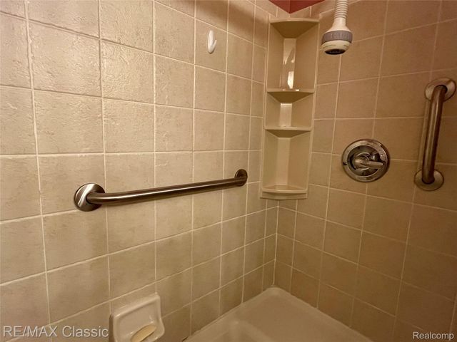 18105 Adri Circle, Commerce Charter Township, MI 48390
