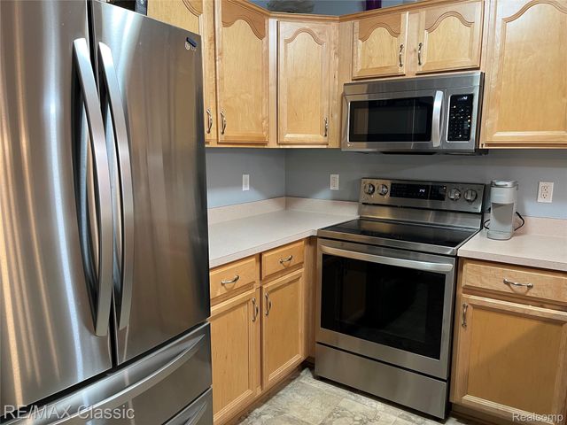 18105 Adri Circle, Commerce Charter Township, MI 48390