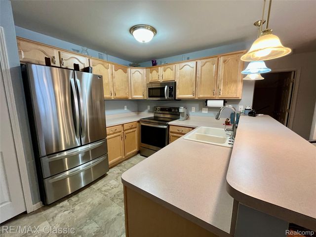 18105 Adri Circle, Commerce Charter Township, MI 48390