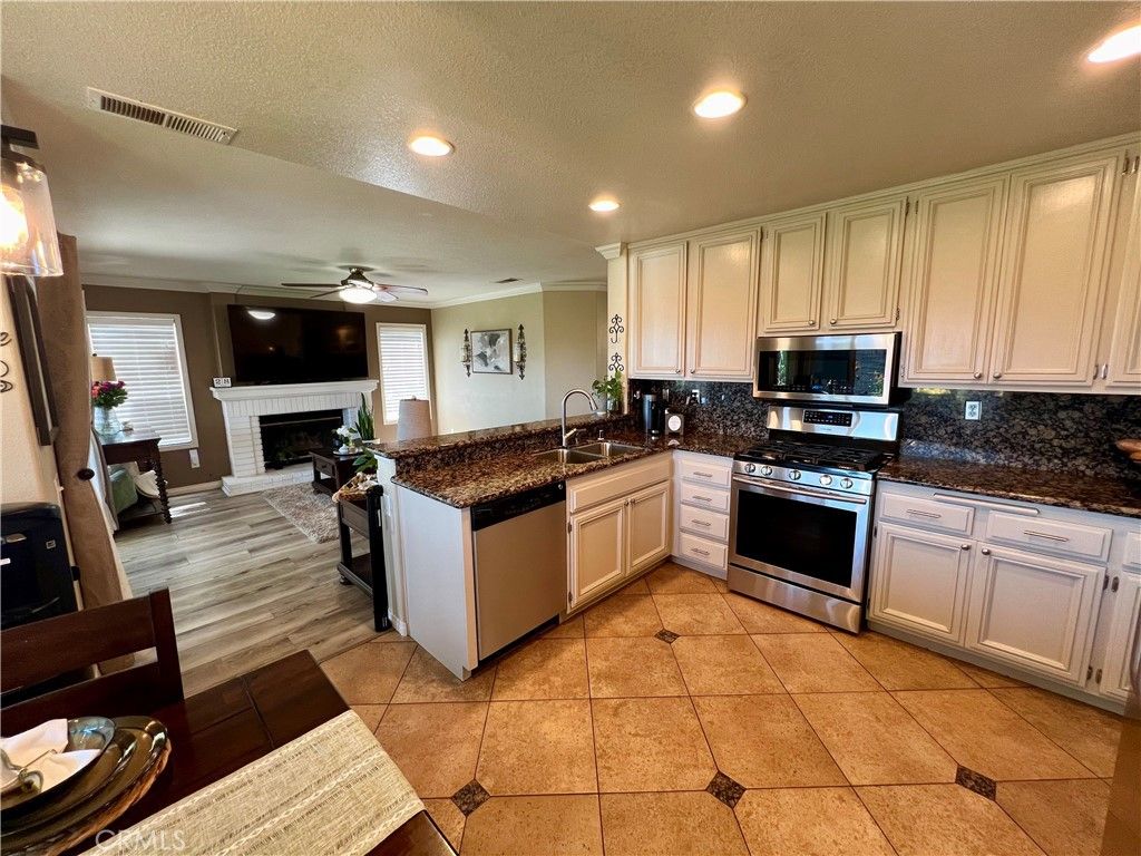 Image 21 of property listing at 2636 Las Mercedes Lane, Corona, CA 92879