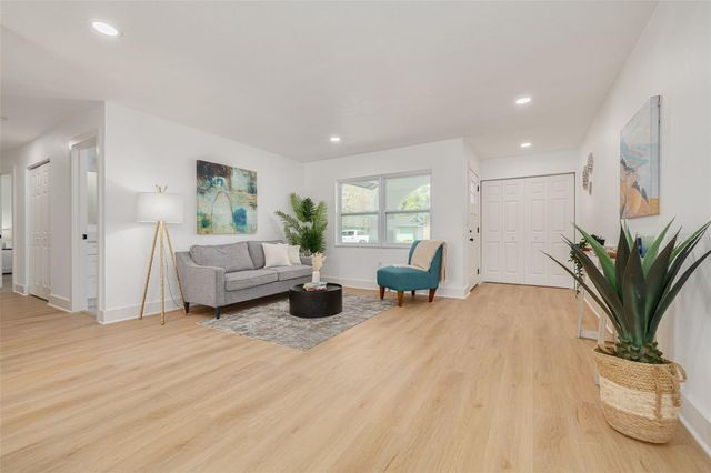 7264 56TH AVENUE N, St Petersburg, FL 33709