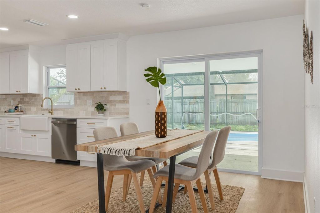 Image 14 of property listing at 7264 56TH AVENUE N, St Petersburg, FL 33709