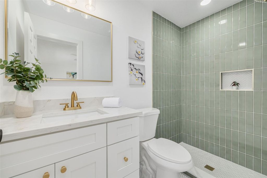 Image 22 of property listing at 7264 56TH AVENUE N, St Petersburg, FL 33709