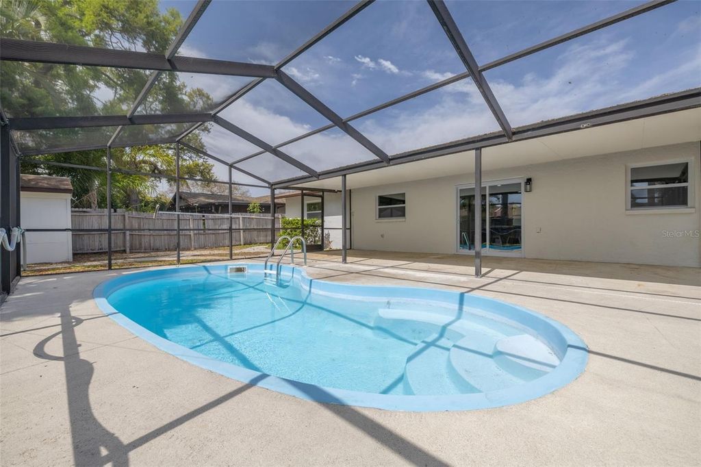 Image 26 of property listing at 7264 56TH AVENUE N, St Petersburg, FL 33709