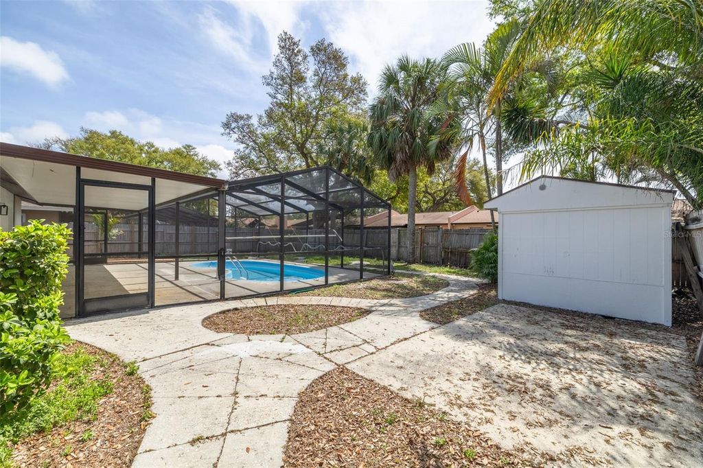 Image 28 of property listing at 7264 56TH AVENUE N, St Petersburg, FL 33709