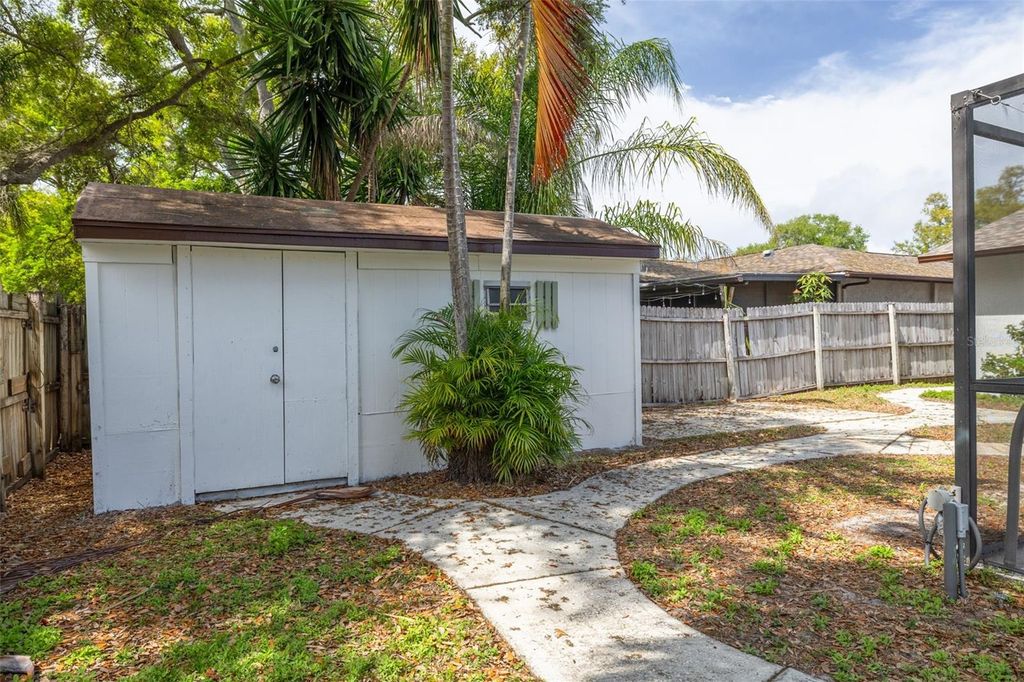 Image 29 of property listing at 7264 56TH AVENUE N, St Petersburg, FL 33709