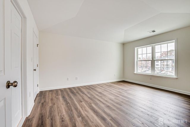 1233 Waterford Drive, Edison, NJ 08817