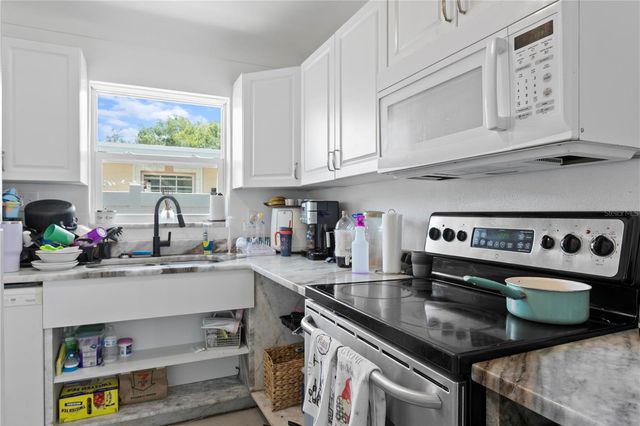 487 89TH AVENUE N 2, St Petersburg, FL 33702