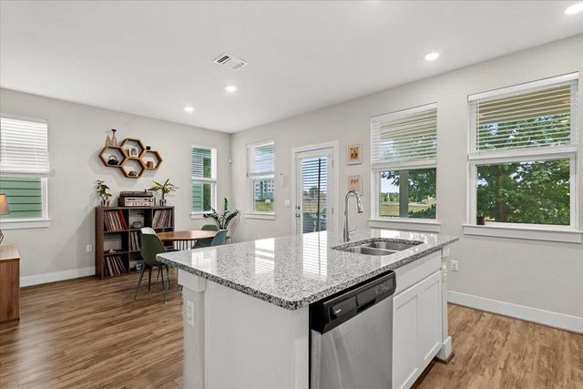 7110 Silver Star LN, Austin, TX 78744