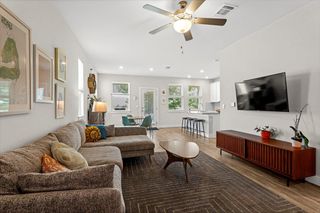 7110 Silver Star LN, Austin, TX 78744