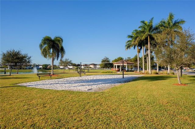 11472 SW 254th St, Homestead, FL 33032