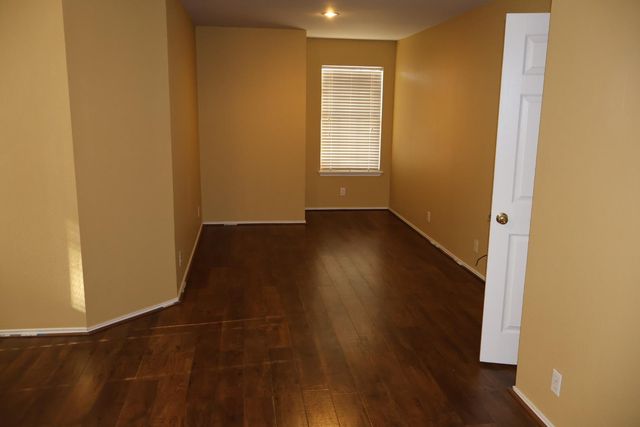 104 Golden Gate DR, Leander, TX 78641