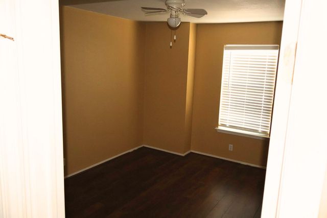 104 Golden Gate DR, Leander, TX 78641