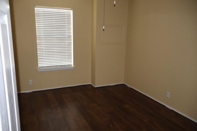 104 Golden Gate DR, Leander, TX 78641