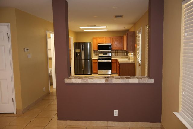 104 Golden Gate DR, Leander, TX 78641