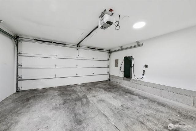 7516 E Green Lake Drive N, Seattle, WA 98103
