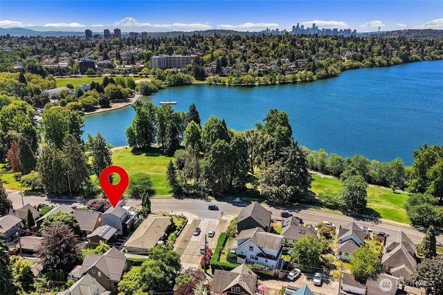 7516 E Green Lake Drive N, Seattle, WA 98103