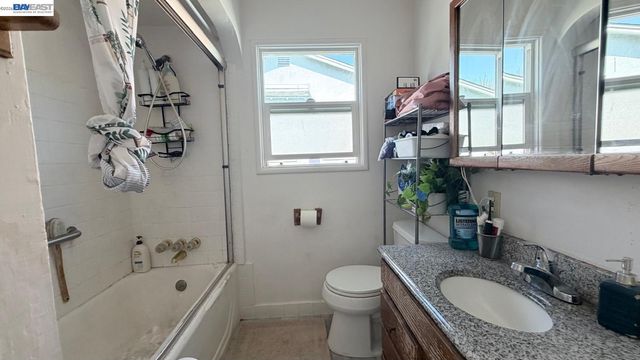 1619 Bayo Vista Ave, San Pablo, CA 94806