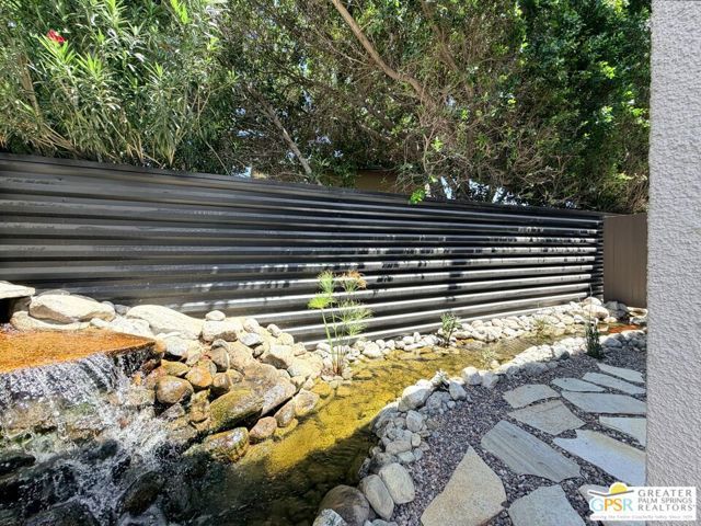 588 E San Lorenzo Road 105, Palm Springs, CA 92264