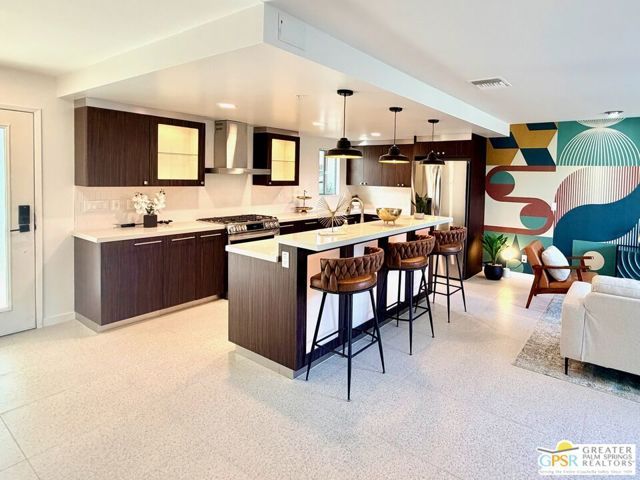 588 E San Lorenzo Road 105, Palm Springs, CA 92264