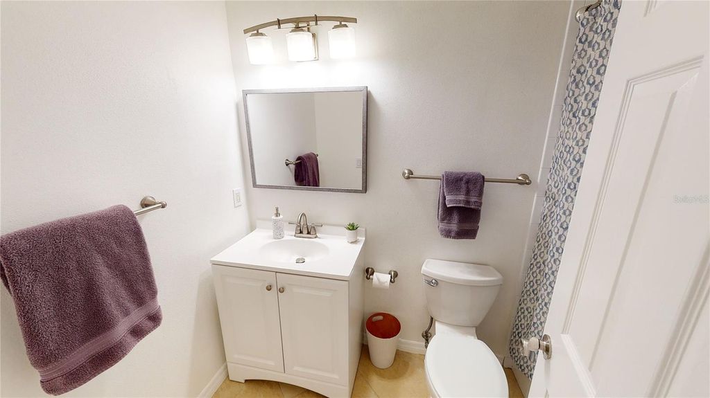 Image 25 of property listing at 2749 ORCHID OAKS DRIVE 302, Sarasota, FL 34239