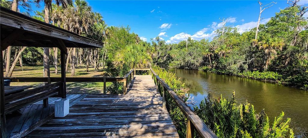 Image 32 of property listing at 2749 ORCHID OAKS DRIVE 302, Sarasota, FL 34239