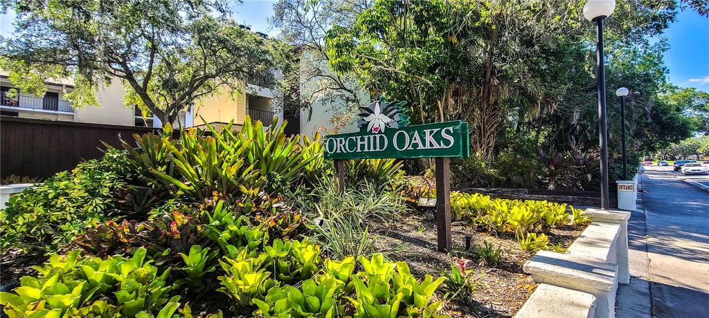 Image 37 of property listing at 2749 ORCHID OAKS DRIVE 302, Sarasota, FL 34239