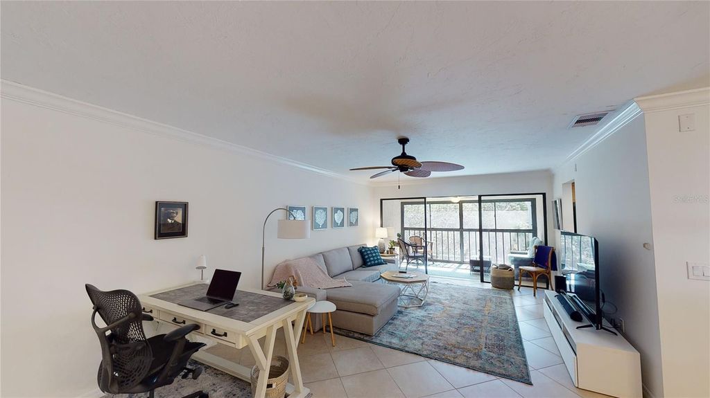 Image 6 of property listing at 2749 ORCHID OAKS DRIVE 302, Sarasota, FL 34239